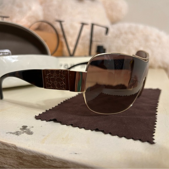 Authentic coach sunglasses mint condition with original case - Picture 2 of 12